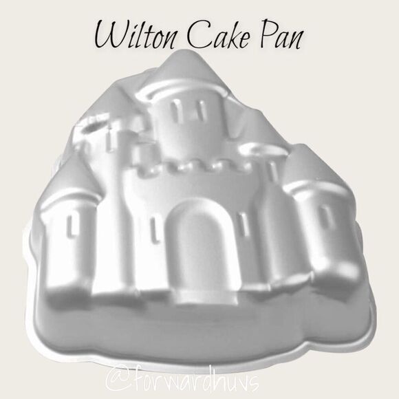 Wilton Castle Cake Pan (1 of 2) - Picture 1 of 12